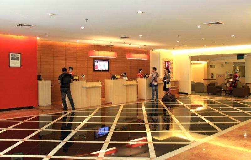 Hotel Ibis Mangga Dua Giacarta Esterno foto