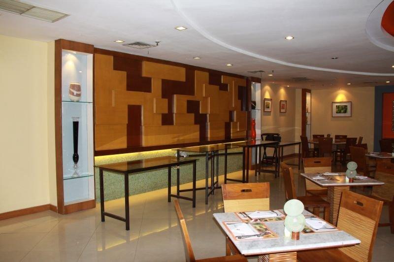 Hotel Ibis Mangga Dua Giacarta Esterno foto