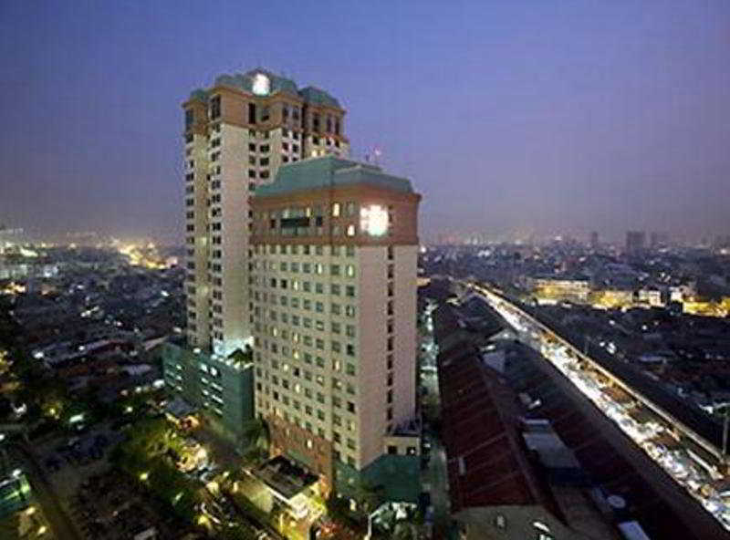 Hotel Ibis Mangga Dua Giacarta Esterno foto