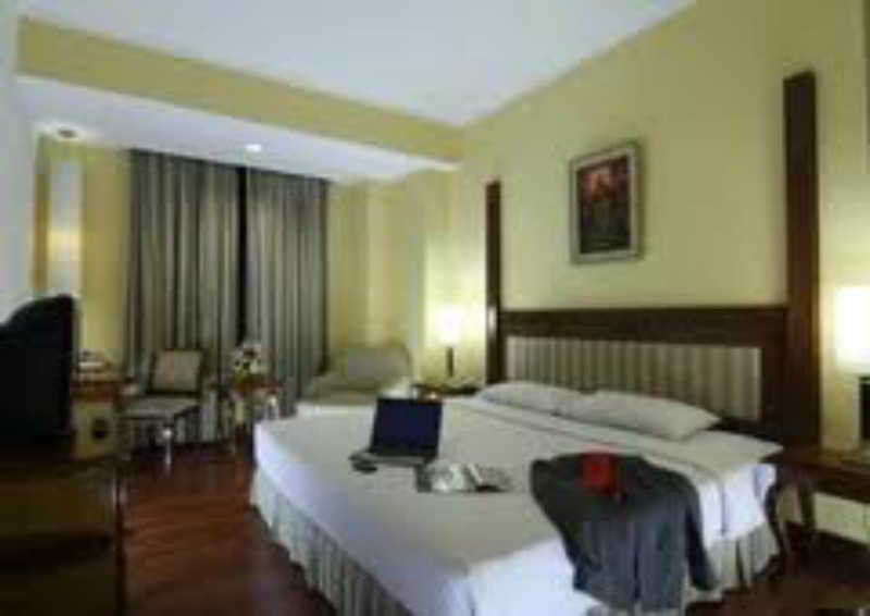 Hotel Ibis Mangga Dua Giacarta Esterno foto