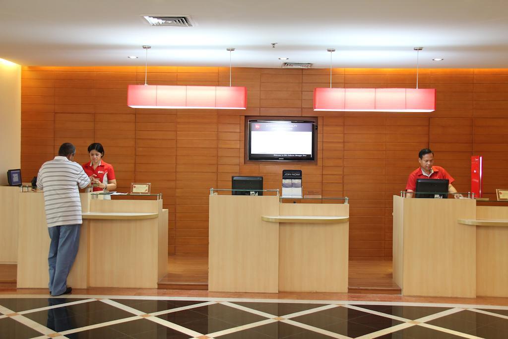 Hotel Ibis Mangga Dua Giacarta Esterno foto